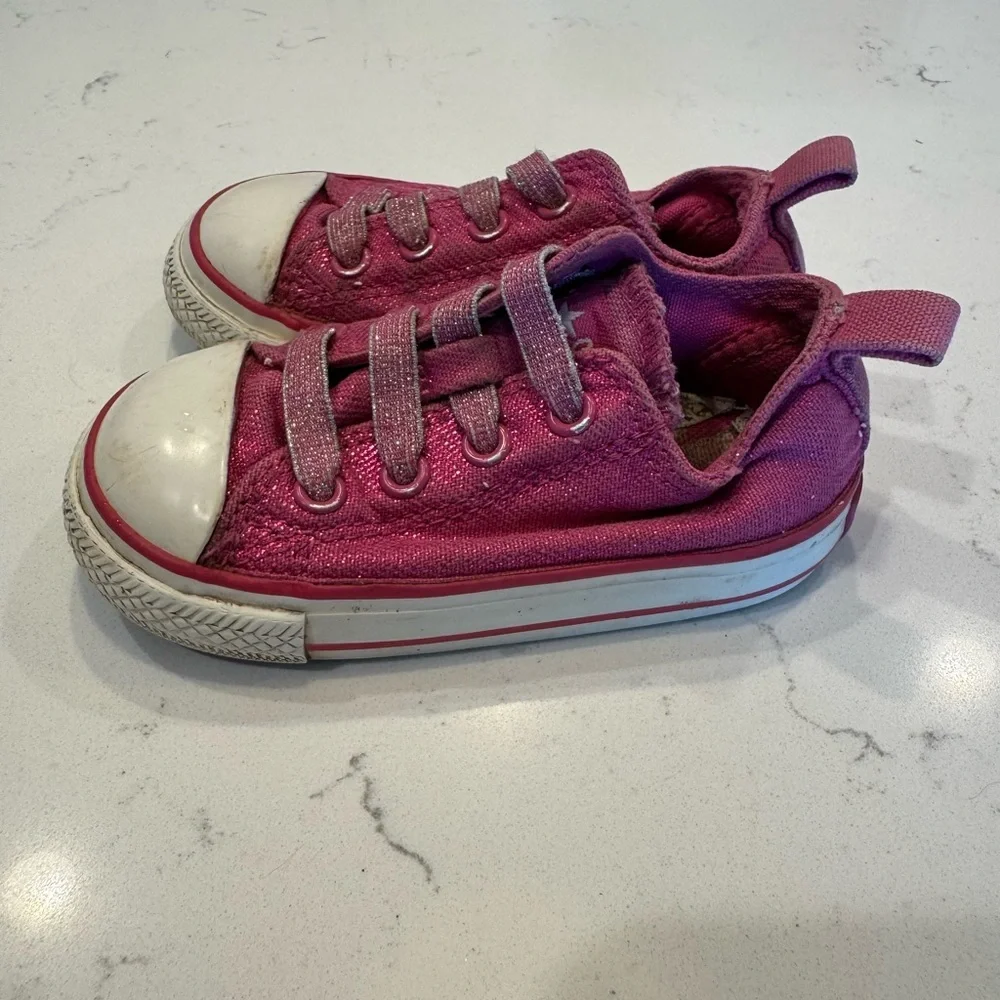PINK CONVERSE ALL STAR TODDLER SIZE 5
